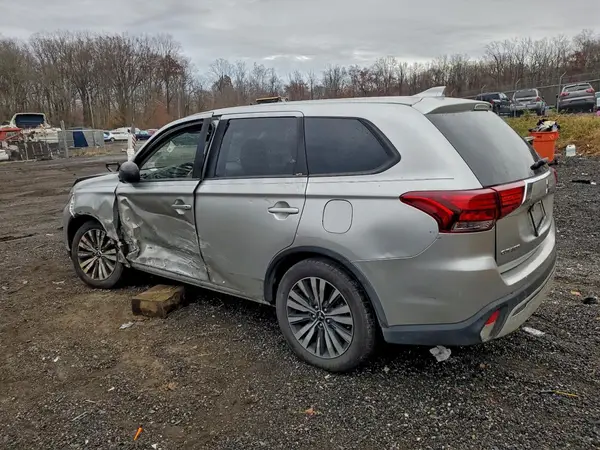 JA4AD2A31LZ033743 2020 MITSUBISHI OUTLANDER - Image 2