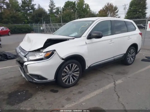 JA4AD2A31LZ045052 2020 MITSUBISHI OUTLANDER - Image 2