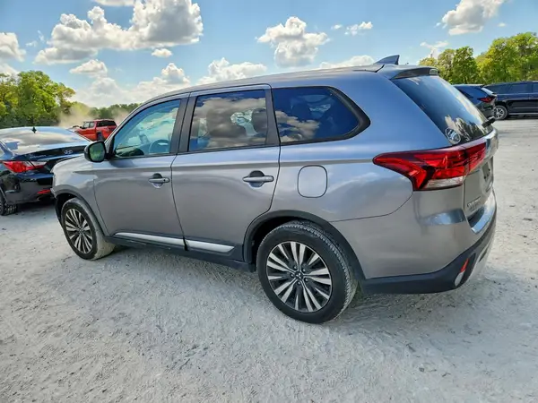 JA4AD2A31LZ045102 2020 MITSUBISHI OUTLANDER - Image 2