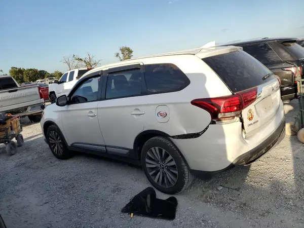 JA4AD2A31LZ045813 2020 MITSUBISHI OUTLANDER - Image 2