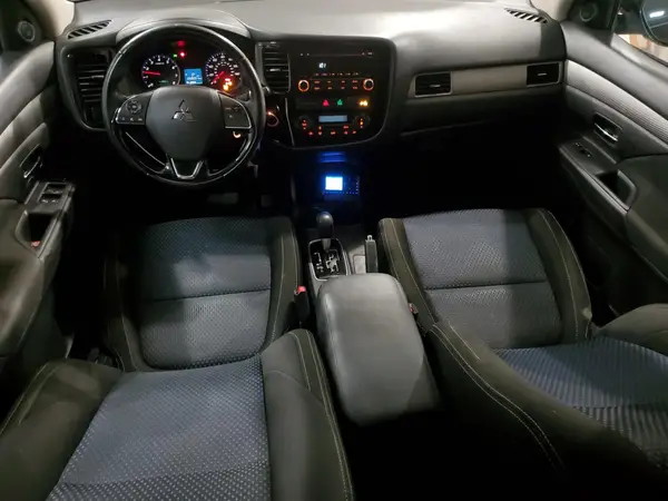 JA4AD2A32GZ028024 2016 MITSUBISHI OUTLANDER - Image 8