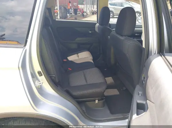 JA4AD2A32GZ031747 2016 MITSUBISHI OUTLANDER - Image 8