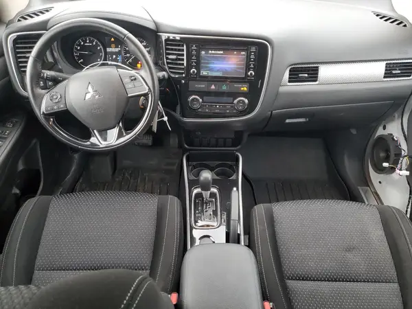 JA4AD2A32HZ000726 2017 MITSUBISHI OUTLANDER - Image 8