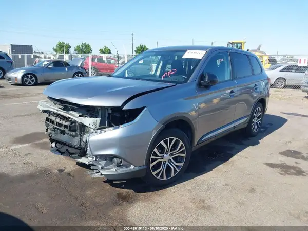 JA4AD2A32HZ013511 2017 MITSUBISHI OUTLANDER - Image 2