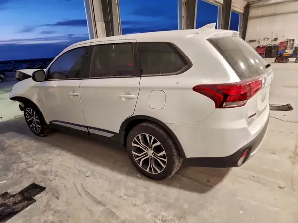 JA4AD2A32HZ018112 2017 MITSUBISHI OUTLANDER - Image 2