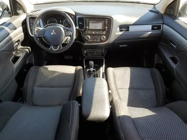 JA4AD2A32HZ032852 2017 MITSUBISHI OUTLANDER - Image 8