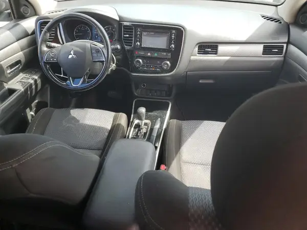 JA4AD2A32HZ037100 2017 MITSUBISHI OUTLANDER - Image 8