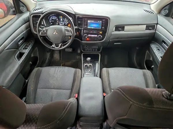 JA4AD2A32HZ047223 2017 MITSUBISHI OUTLANDER - Image 8