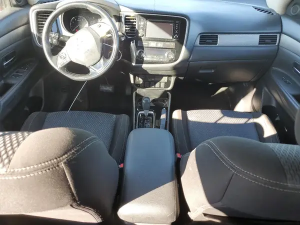 JA4AD2A32HZ052292 2017 MITSUBISHI OUTLANDER - Image 8