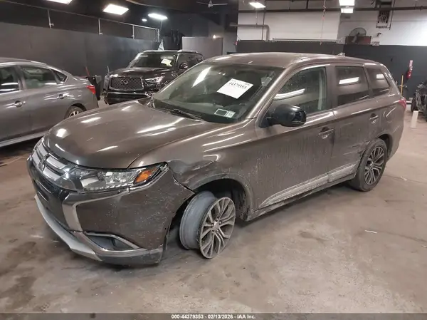 JA4AD2A32HZ054706 2017 MITSUBISHI OUTLANDER - Image 2
