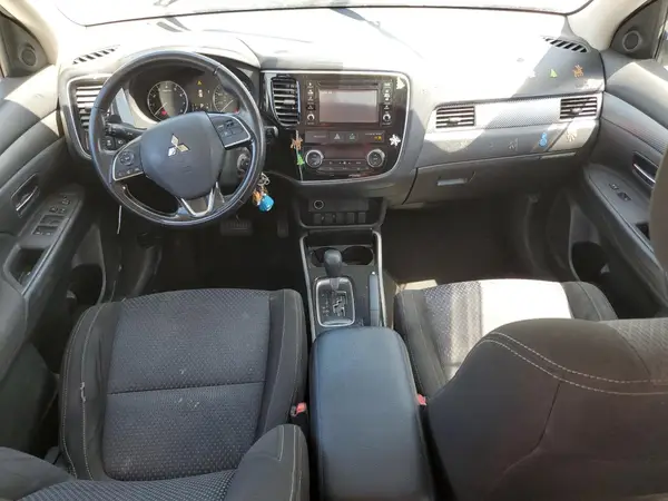 JA4AD2A32HZ057380 2017 MITSUBISHI OUTLANDER - Image 8