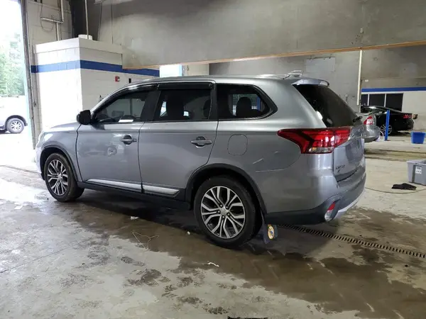 JA4AD2A32HZ067715 2017 MITSUBISHI OUTLANDER - Image 2