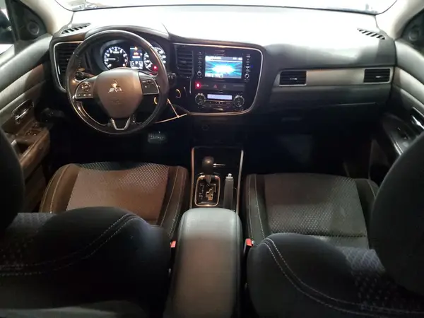 JA4AD2A32HZ067715 2017 MITSUBISHI OUTLANDER - Image 8