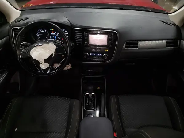 JA4AD2A32HZ070081 2017 MITSUBISHI OUTLANDER - Image 8