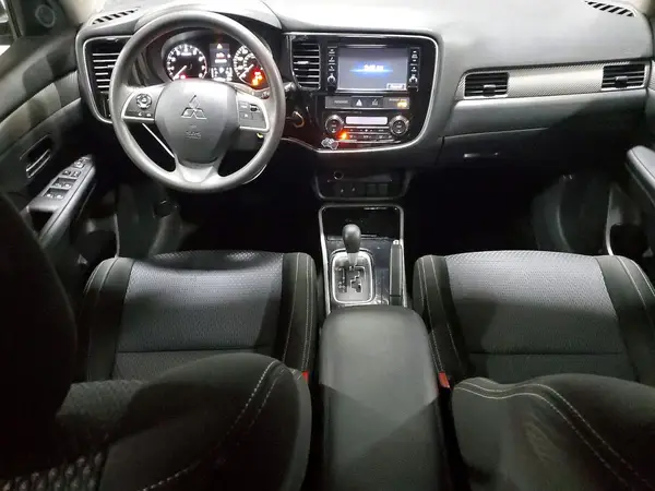 JA4AD2A32JJ001220 2018 MITSUBISHI OUTLANDER - Image 8