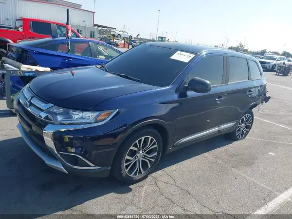 JA4AD2A32JJ002920 2018 MITSUBISHI OUTLANDER - Image 2