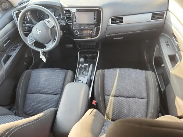 JA4AD2A32JZ002904 2018 MITSUBISHI OUTLANDER - Image 8