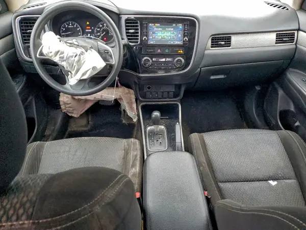 JA4AD2A32JZ003602 2018 MITSUBISHI OUTLANDER - Image 8