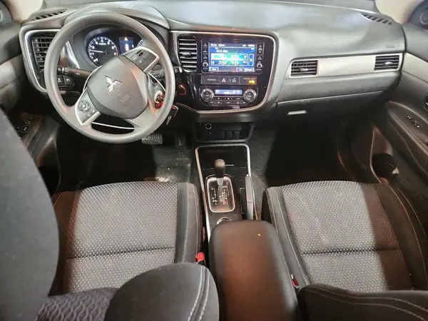 JA4AD2A32JZ004345 2018 MITSUBISHI OUTLANDER - Image 8