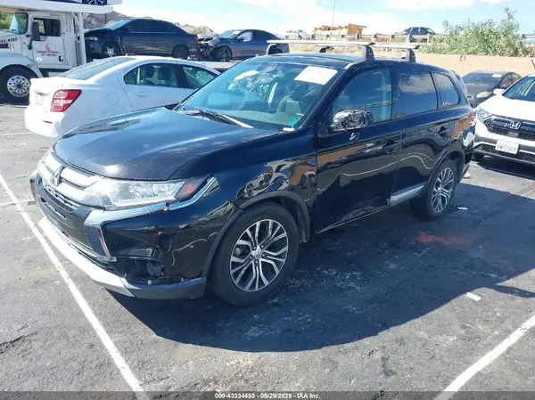 JA4AD2A32JZ005141 2018 MITSUBISHI OUTLANDER - Image 2