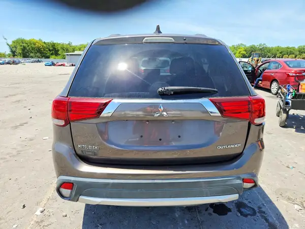 JA4AD2A32JZ006547 2018 MITSUBISHI OUTLANDER - Image 2