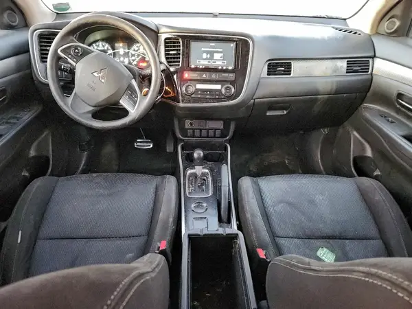 JA4AD2A32JZ007701 2018 MITSUBISHI OUTLANDER - Image 8