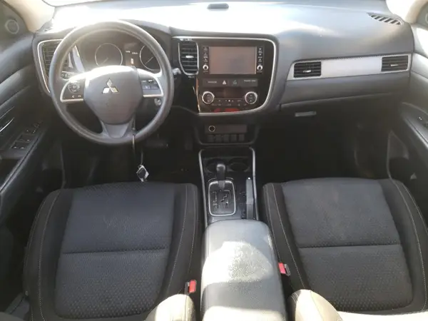 JA4AD2A32JZ011716 2018 MITSUBISHI OUTLANDER - Image 8
