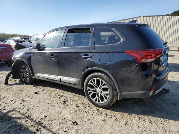 JA4AD2A32JZ011988 2018 MITSUBISHI OUTLANDER - Image 2