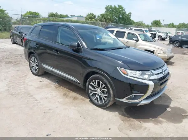 JA4AD2A32JZ017001 2018 MITSUBISHI OUTLANDER - Image 1