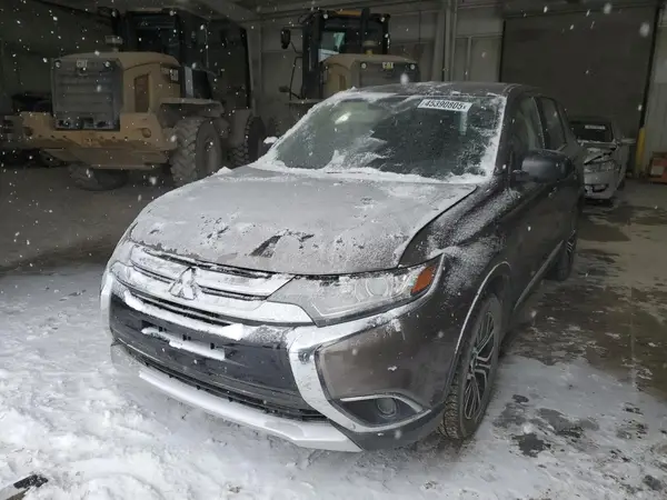 JA4AD2A32JZ045722 2018 MITSUBISHI OUTLANDER - Image 1