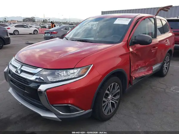 JA4AD2A32JZ046787 2018 MITSUBISHI OUTLANDER - Image 2