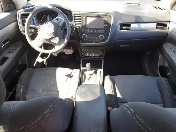 JA4AD2A32JZ052489 2018 MITSUBISHI OUTLANDER - Image 8