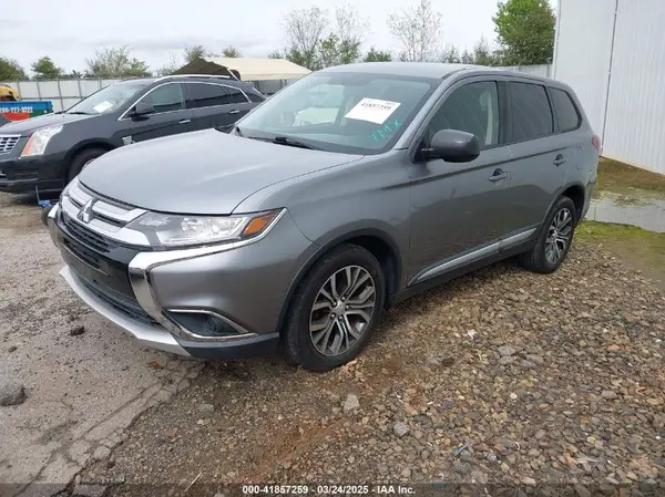 JA4AD2A32JZ052704 2018 MITSUBISHI OUTLANDER - Image 2
