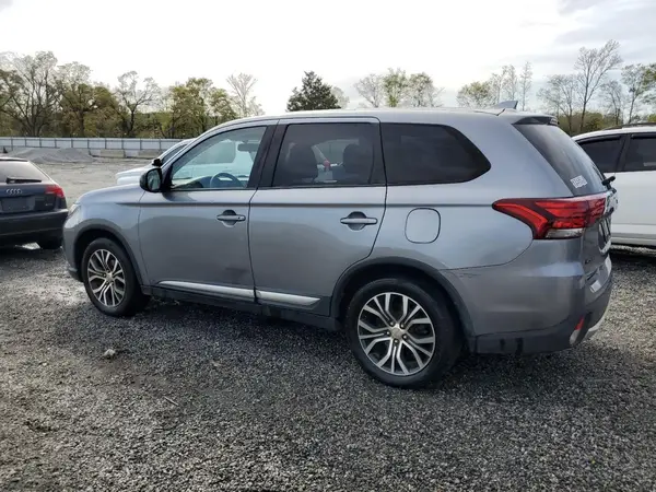 JA4AD2A32JZ055070 2018 MITSUBISHI OUTLANDER - Image 2