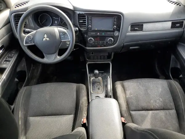 JA4AD2A32JZ055070 2018 MITSUBISHI OUTLANDER - Image 8