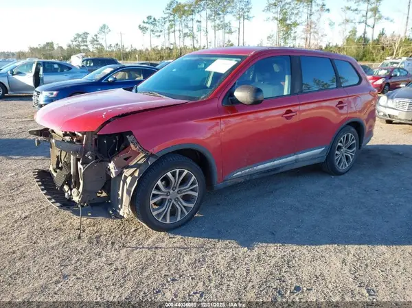 JA4AD2A32JZ062942 2018 MITSUBISHI OUTLANDER - Image 2