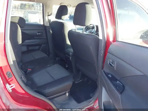 JA4AD2A32JZ062942 2018 MITSUBISHI OUTLANDER - Image 8