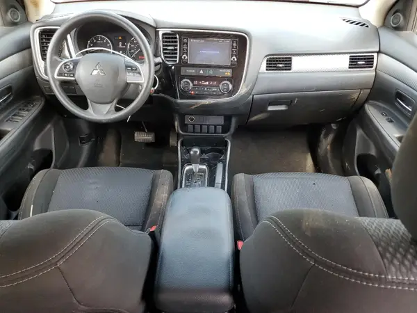 JA4AD2A32JZ066165 2018 MITSUBISHI OUTLANDER - Image 8