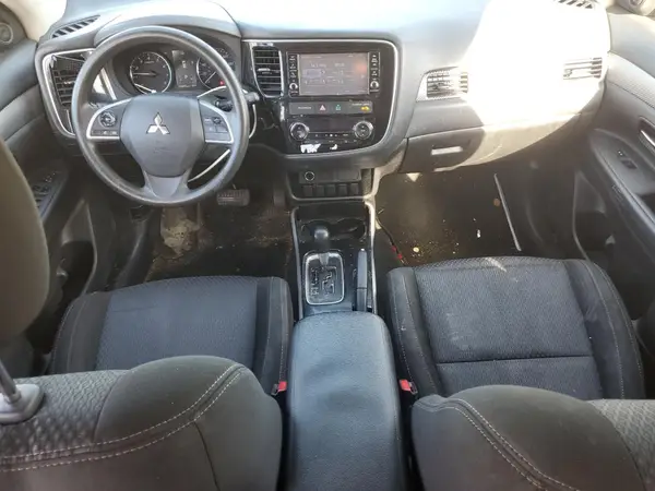 JA4AD2A32JZ067736 2018 MITSUBISHI OUTLANDER - Image 8