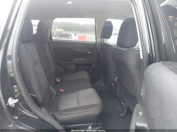 JA4AD2A32KJ002076 2019 MITSUBISHI OUTLANDER - Image 8