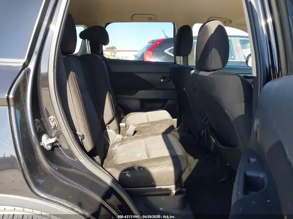 JA4AD2A32KJ002207 2019 MITSUBISHI OUTLANDER - Image 8