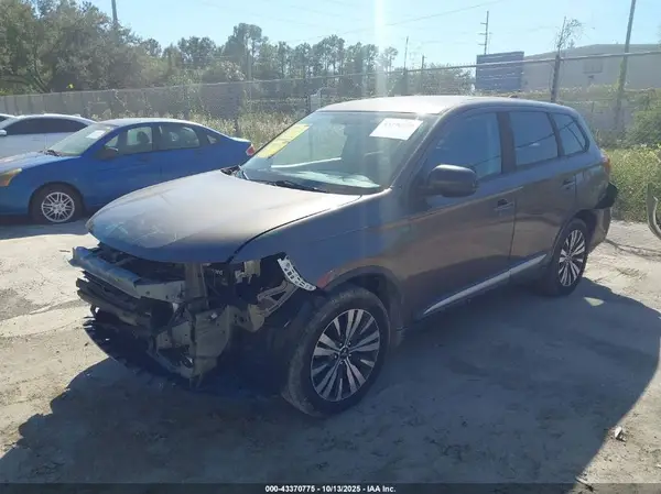 JA4AD2A32KZ013032 2019 MITSUBISHI OUTLANDER - Image 2