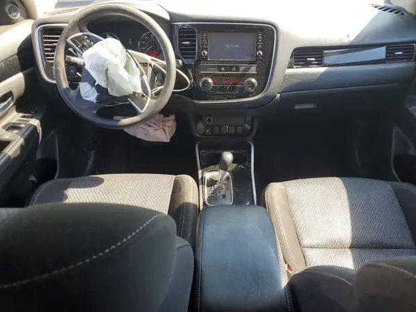 JA4AD2A32KZ047617 2019 MITSUBISHI OUTLANDER - Image 8
