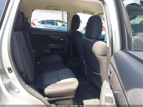 JA4AD2A32LJ001804 2020 MITSUBISHI OUTLANDER - Image 8