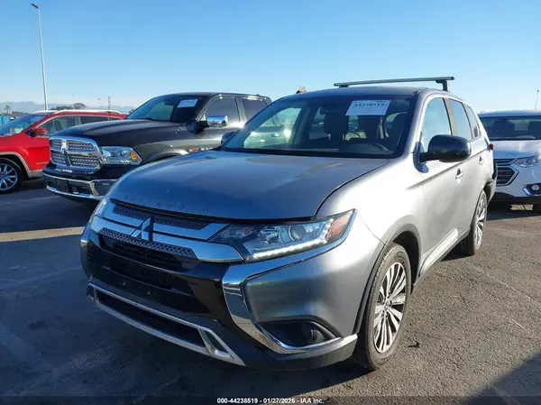 JA4AD2A32LZ003988 2020 MITSUBISHI OUTLANDER - Image 2