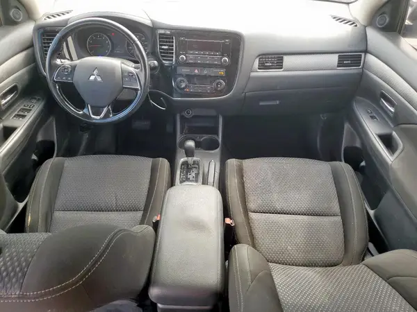 JA4AD2A33GZ016786 2016 MITSUBISHI OUTLANDER - Image 8