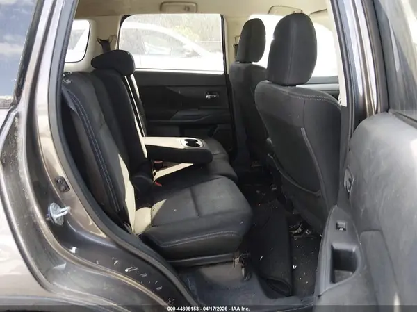 JA4AD2A33HZ004932 2017 MITSUBISHI OUTLANDER - Image 8