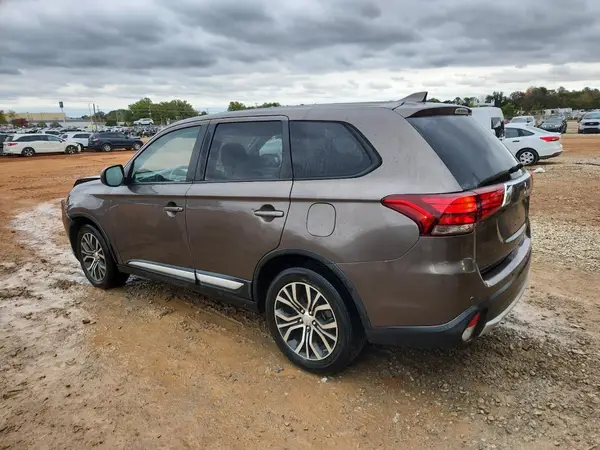 JA4AD2A33HZ005644 2017 MITSUBISHI OUTLANDER - Image 2