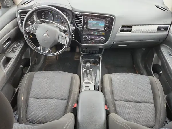 JA4AD2A33HZ005644 2017 MITSUBISHI OUTLANDER - Image 8