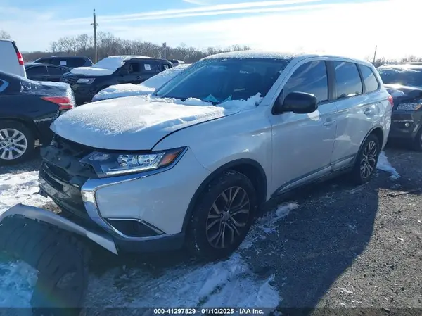 JA4AD2A33HZ010519 2017 MITSUBISHI OUTLANDER - Image 2